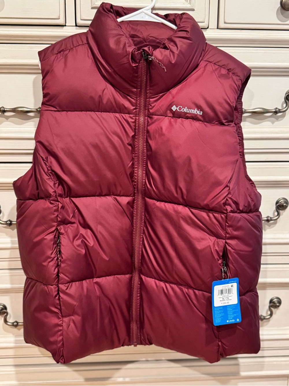 Columbia Women’s Burgundy Puffer Vest